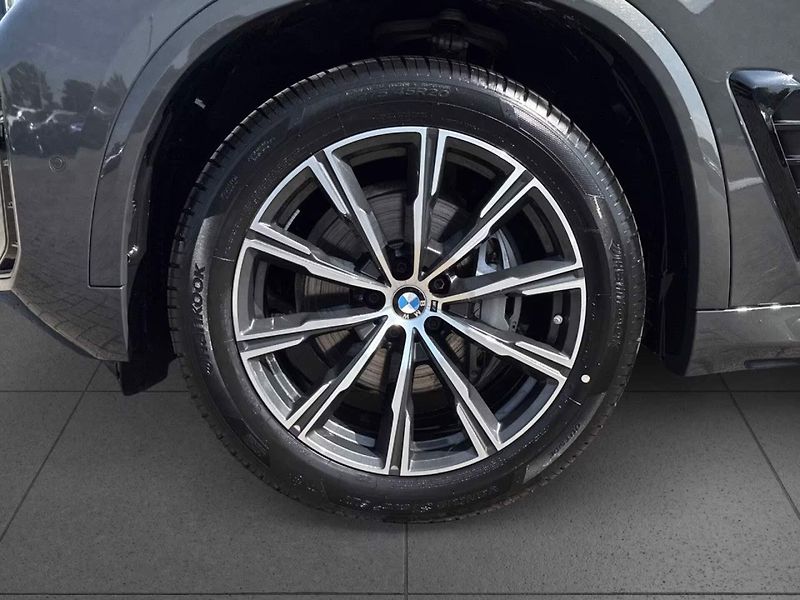 BMW X5 xDrive30d M-Sport DAPro 360 - fotka 6 z 15