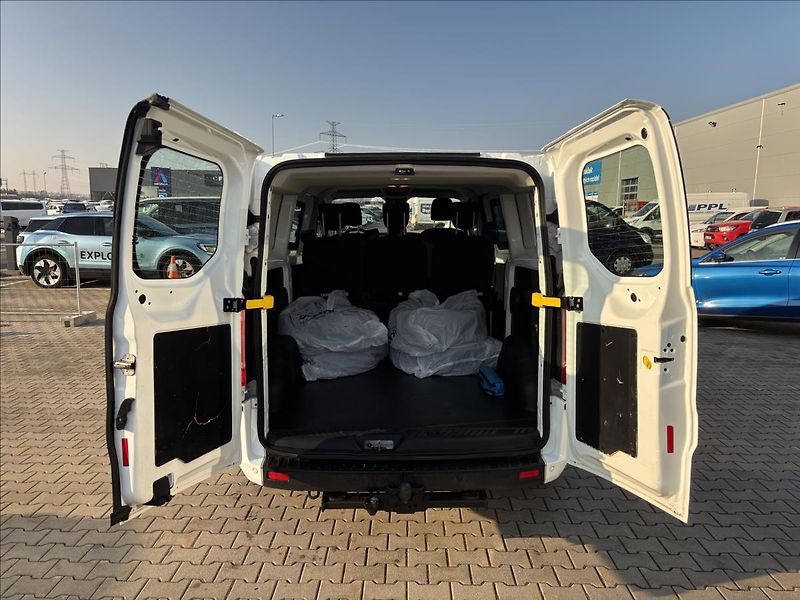 Ford Transit Custom 2,0 EcoBlue KombiVan L2 DPH - fotka 14 z 34