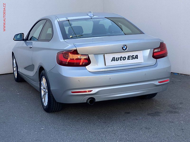 BMW Řada 2 (2014) 2.0i 220i, AT, kůže - fotka 6 z 18
