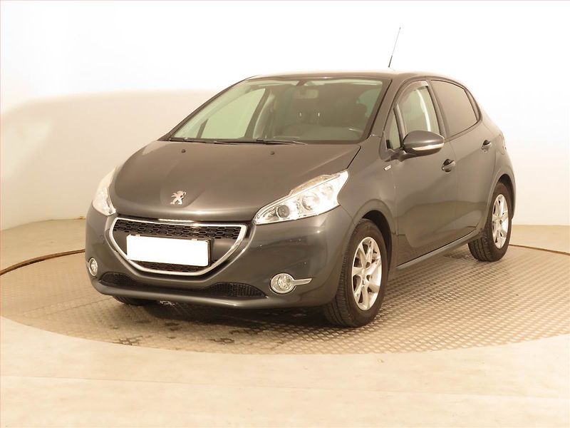Peugeot 208 (2014) 1.2 PureTech, Serv.kniha - fotka 2 z 15