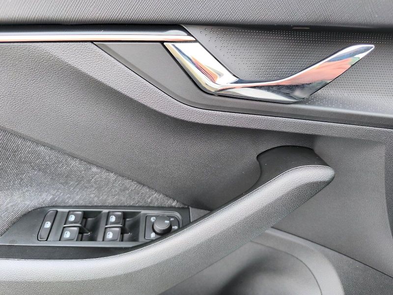 Škoda Scala (2025) DSG 1.0 TSI / 85 kW / TOP SELE - fotka 14 z 34