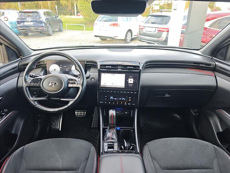 Hyundai Tucson 1,6 T-GDI MHEV 7DCT automat  4 - fotka 15 z 23