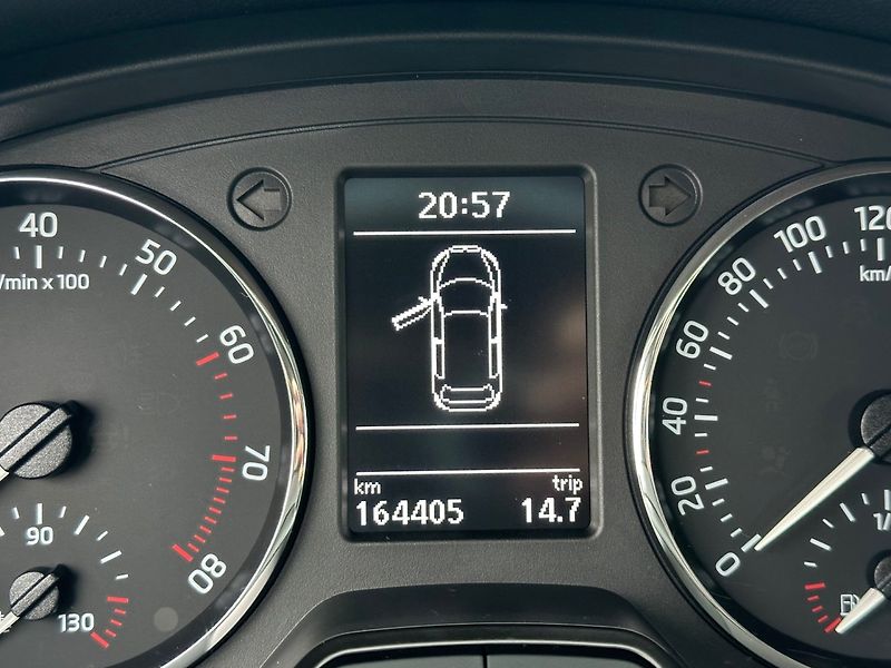 Škoda Rapid (2015) 1.4TSi DSG,NAVI,KAMERA, 100%KM - fotka 9 z 17