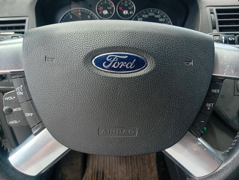 Ford C-MAX 1.6i Ghia, koupeno v ČR - fotka 12 z 23