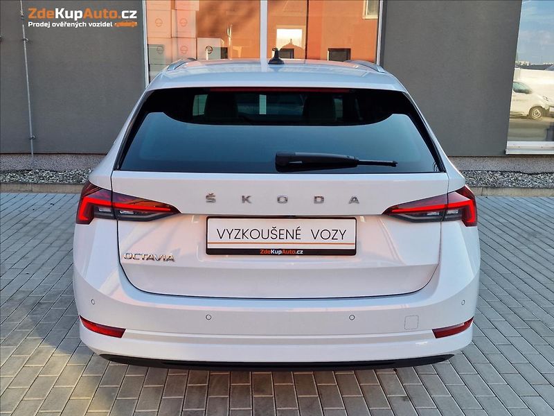 Škoda Octavia 2.0 TDI DSG Style,ČR,1.Maj - fotka 9 z 50