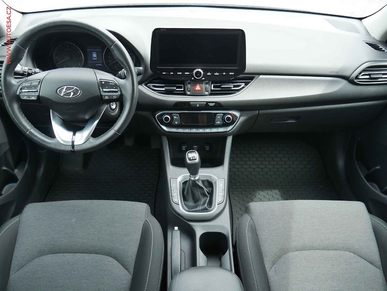 Hyundai i30 (2022) 1.5 T-GDi, 1.maj,ČR, Navi - fotka 8 z 23