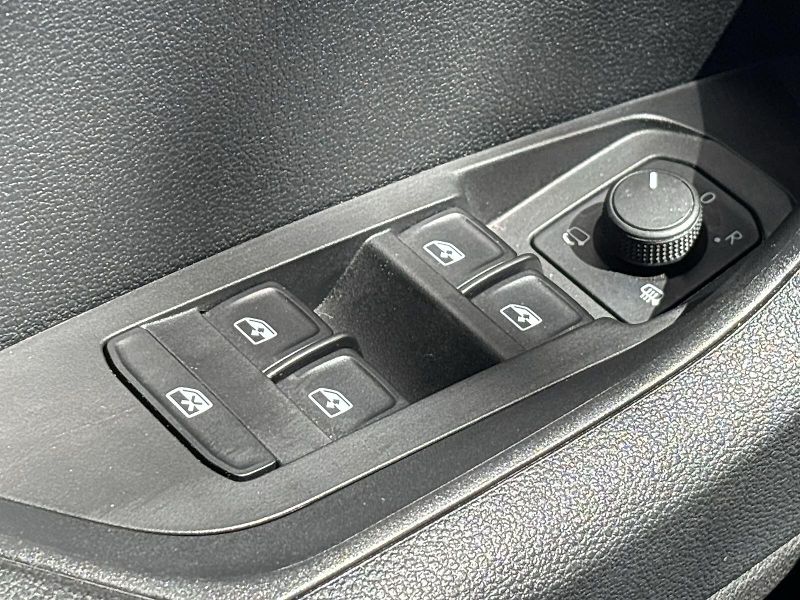 Škoda Karoq (2024) 2.0 TDI 4x4 DSG Fresh - fotka 16 z 31