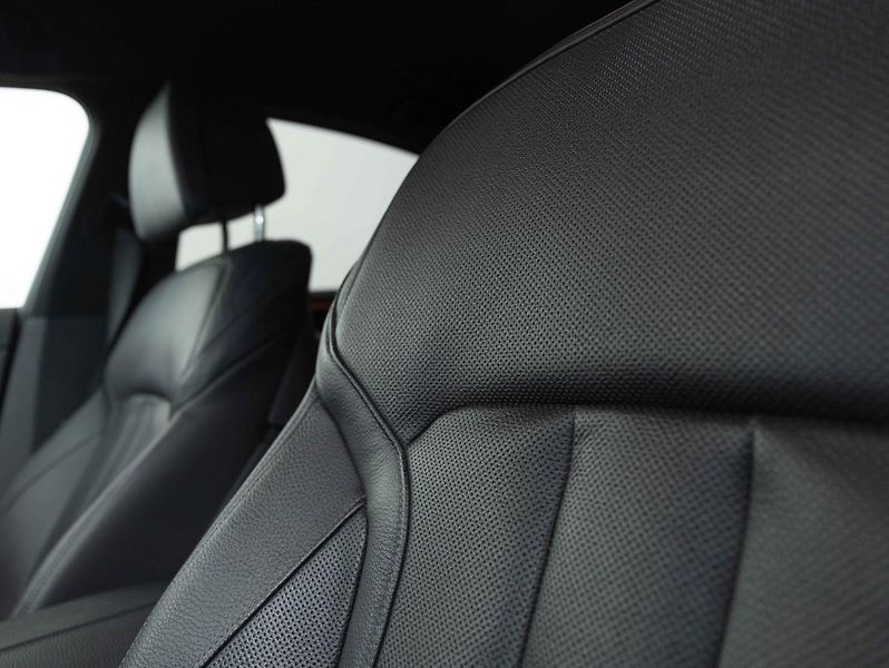 BMW Řada 5 540d xDrive - fotka 17 z 20