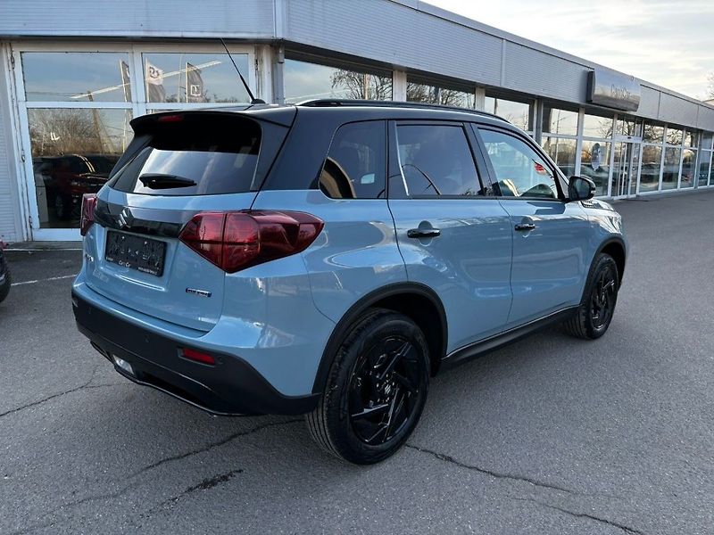Suzuki Vitara 4x4 automat Black Edition - fotka 7 z 10