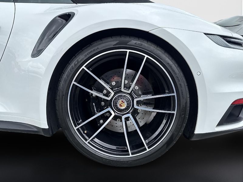 Porsche 911 Turbo S Cabriolet - fotka 10 z 28