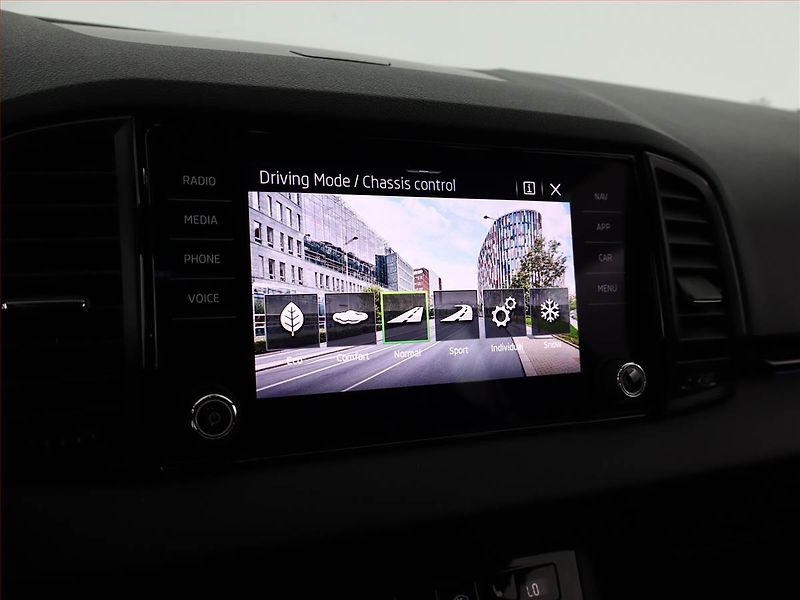 Škoda Karoq (2022) Sportline 2.0 TDI - fotka 15 z 20