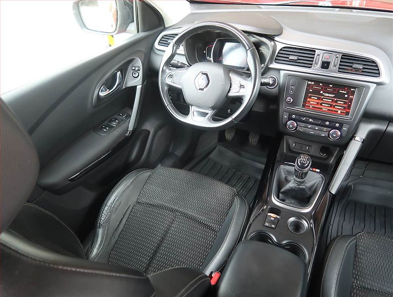 Renault Kadjar (2018) 1.2 TCe, Kůže, Tempomat - fotka 7 z 19