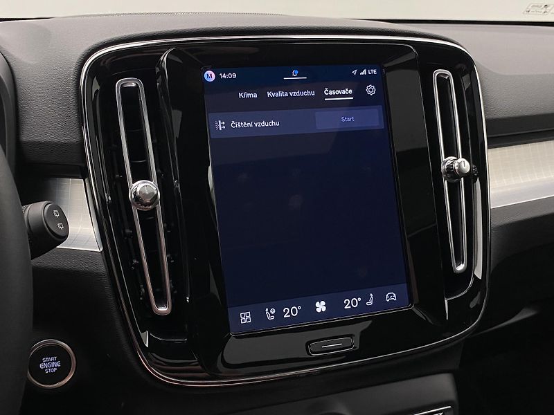 Volvo XC40 (2026) B3 AUT DARK ULTRA  - fotka 43 z 60