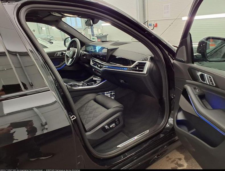 BMW X5 xDrive30d - fotka 6 z 8