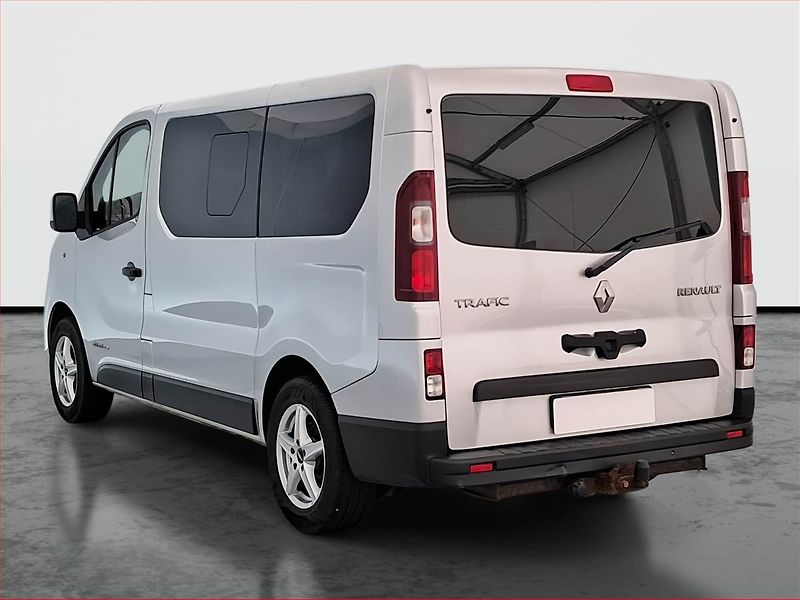 Renault Trafic (2016) 1.6 dCi, Bus, 8Míst, ČR, 1Maj - fotka 4 z 19