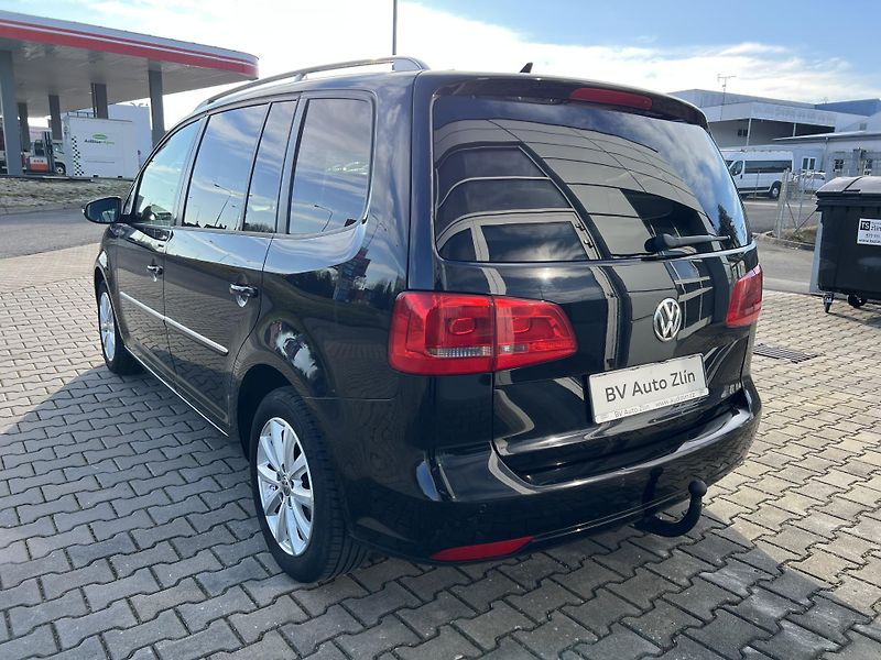Volkswagen Touran (2013) 2.0 TDI Highline - fotka 3 z 33