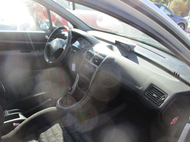 Peugeot 307 (2003) combi 2,0 HDi - fotka 5 z 11
