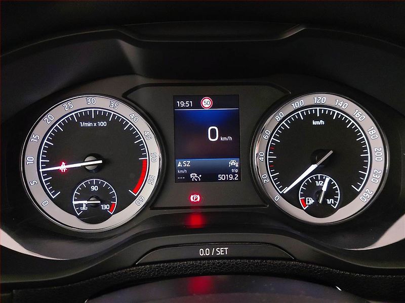 Škoda Karoq (2020) Style 2.0 TDI, Navi, Tempomat - fotka 11 z 24