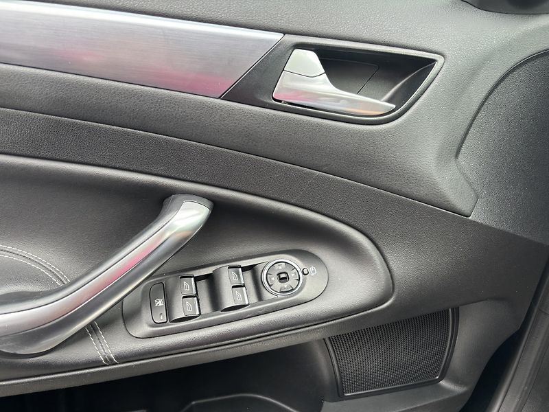 Ford Mondeo (2014) 2.2TDCI, 147kW, Titanium - fotka 16 z 17