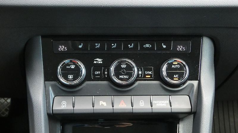 Škoda Karoq 1,5 TSI DSG Ambition - fotka 17 z 24