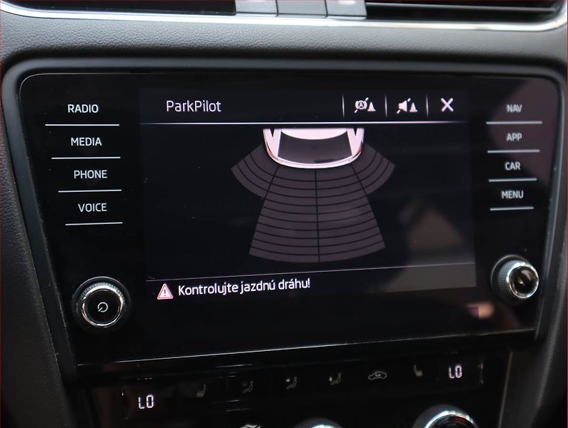 Škoda Octavia (2019) 1.6 TDI, Automat, Navi - fotka 20 z 20