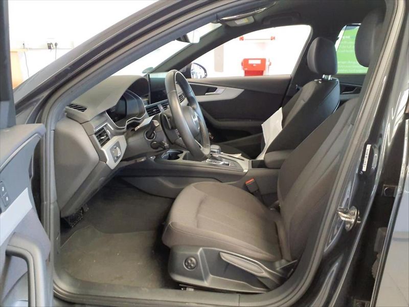 Audi A4 2,0 TDI QUATTRO KEYLESS KAMERA - fotka 6 z 10