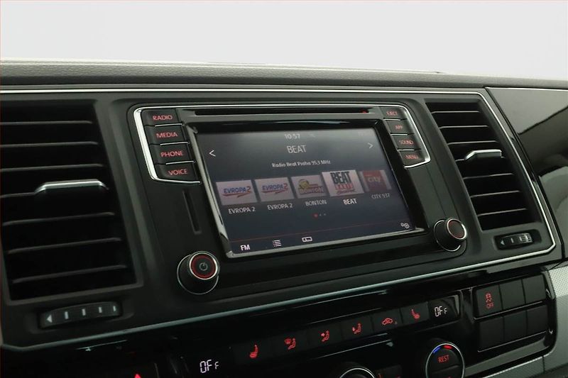 Volkswagen Multivan (2017) Highline 2.0 BiTDI 4Motion, ČR - fotka 10 z 17