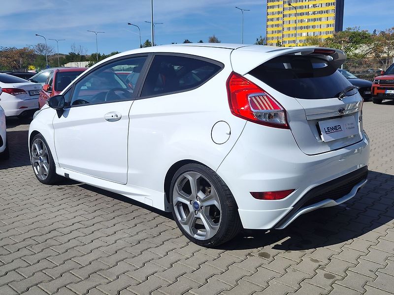 Ford Fiesta 1.6/134kW ST ČR 1.Majitel - fotka 7 z 27