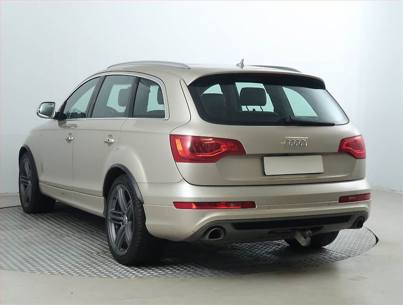 Audi Q7 (2013) S-Line 3.0 TDI, 4X4, Automat - fotka 4 z 26