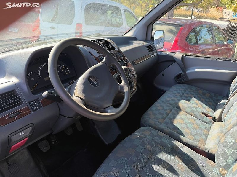 Mercedes-Benz Vito (2000) 112 CDI, 90kw 9 míst - fotka 13 z 16