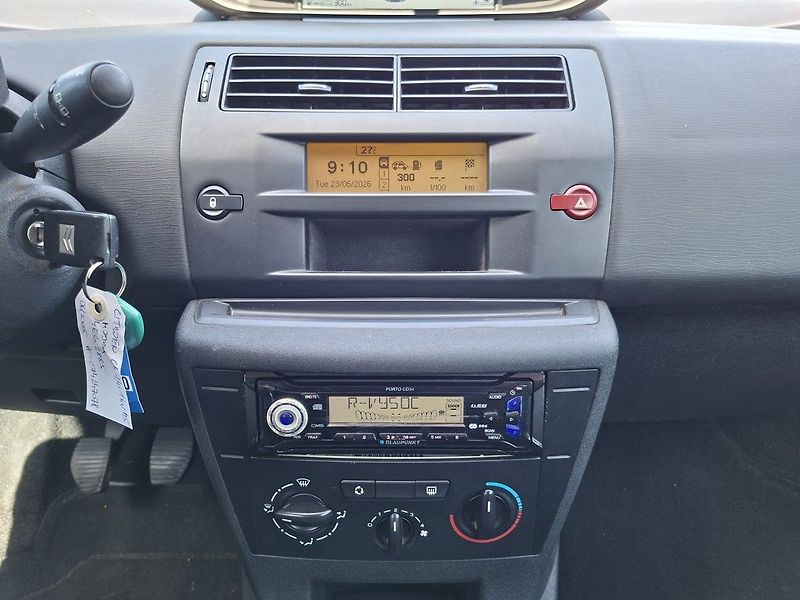 Citroën C4 1,4i 16V 90k M5 - fotka 18 z 19