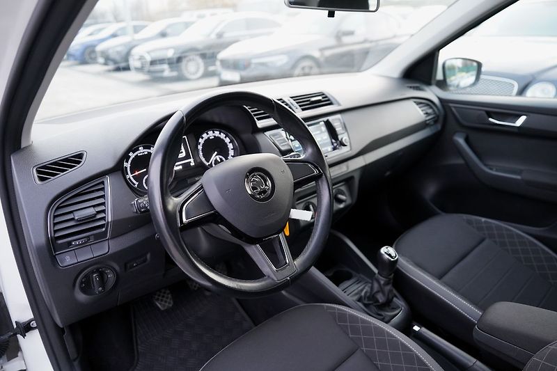 Škoda Fabia 1.0 TSI 70kW Ambition ČR - fotka 22 z 36