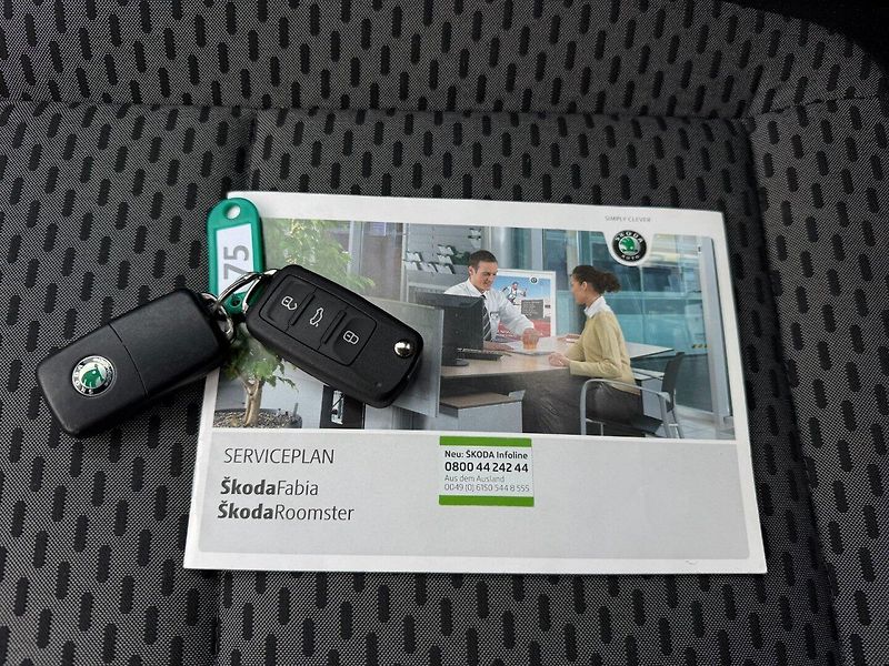 Škoda Roomster (2011) 1.2TSI 77kW *DSG*Klima*ALU* - fotka 20 z 21