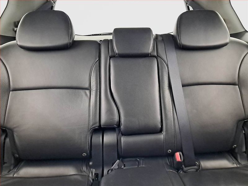 Mitsubishi Outlander (2007) 2.0 DI-D, 4X4, 7 míst - fotka 10 z 20