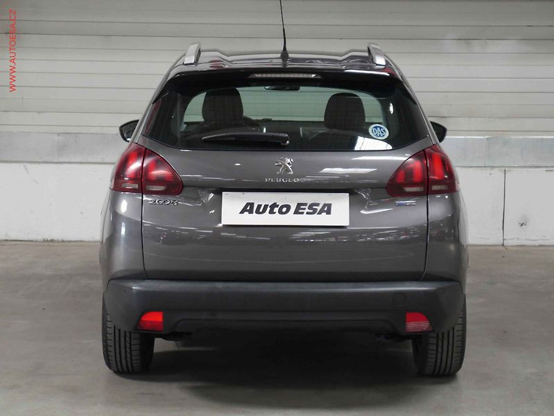 Peugeot 2008 (2017) 1.2 PT, 2.maj,ČR, servis - fotka 5 z 17
