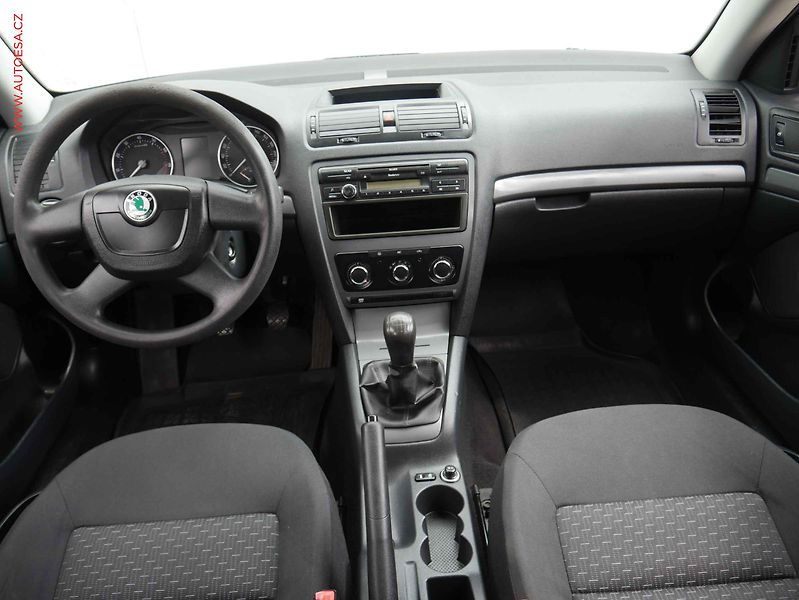 Škoda Octavia (2011) 1.2 TSI, 2.maj,ČR, AC, el. - fotka 8 z 14