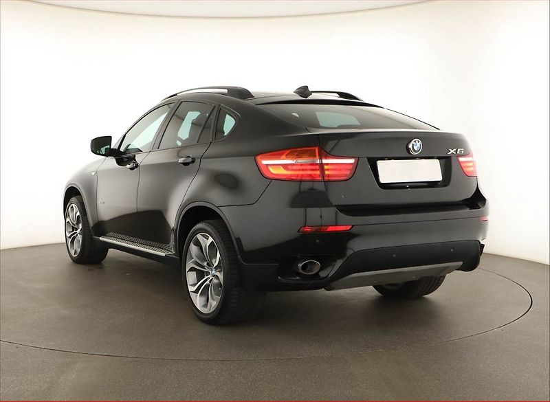 BMW X6 (2013) M Paket xDrive40d - fotka 4 z 16
