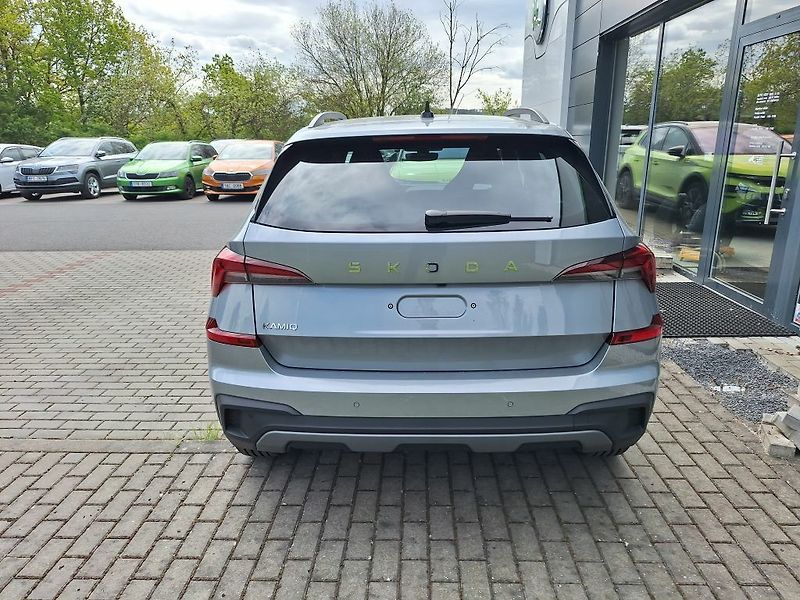 Škoda Kamiq Dynamic 1,0TSI 85kW - fotka 6 z 11