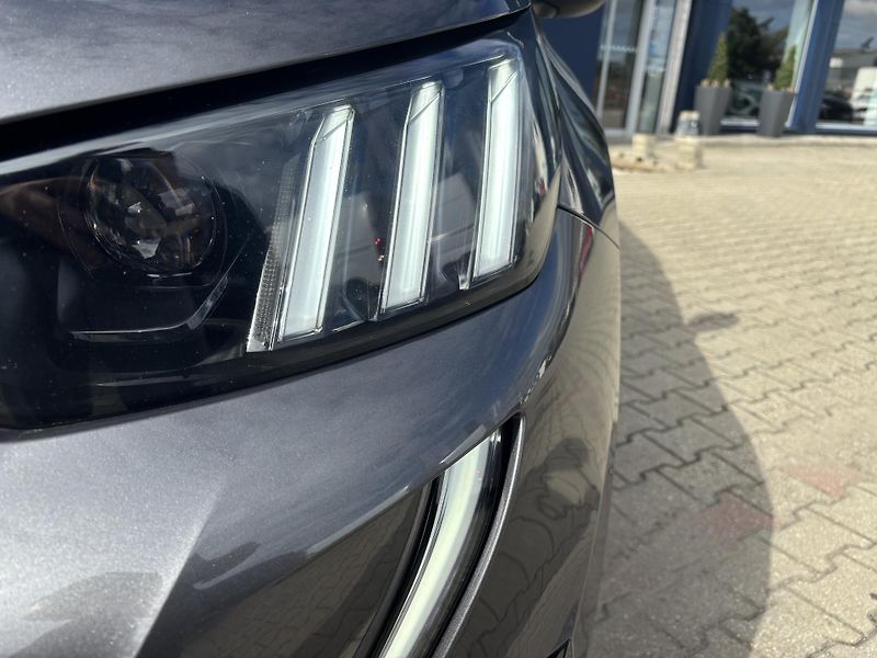 Peugeot 2008 (2021) GT PureTech 130k MAN6 - fotka 3 z 20
