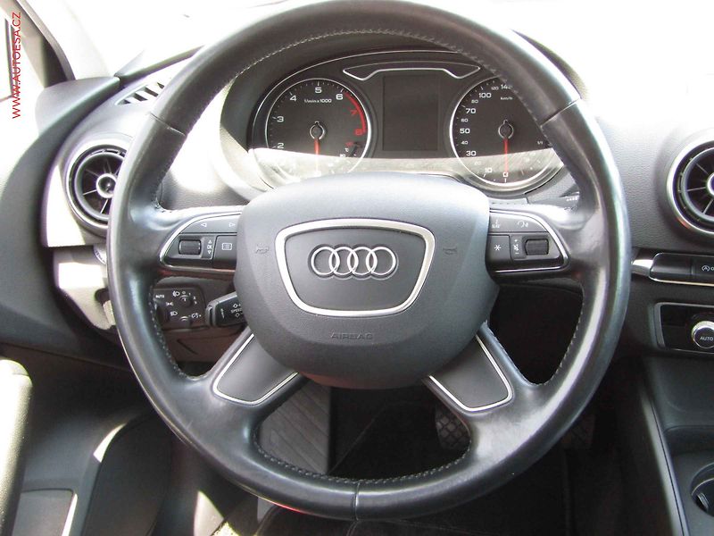 Audi A3 (2013) 1.4 TFSi, AT, navi, park - fotka 14 z 18