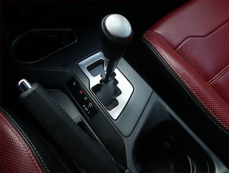 Toyota RAV4 (2018) 2.5 Hybrid, 4X4, Automat - fotka 13 z 16
