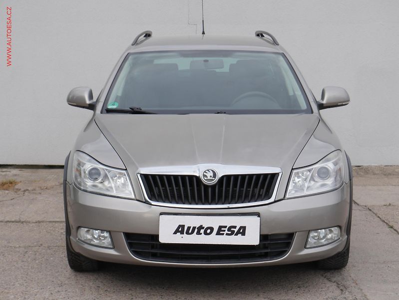 Škoda Octavia (2009) 1.4 TSi, AC - fotka 2 z 15