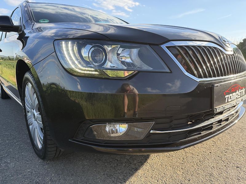 Škoda Superb (2014) 2,0TDI 125kW DSG ELEGANCE - fotka 11 z 81