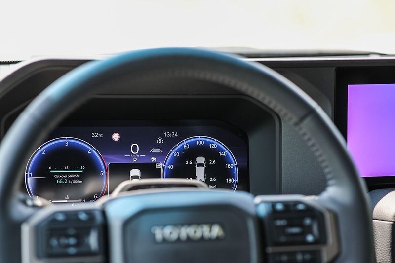 Toyota Land Cruiser First Edition 2.8 D-4D 205 k, - fotka 21 z 40
