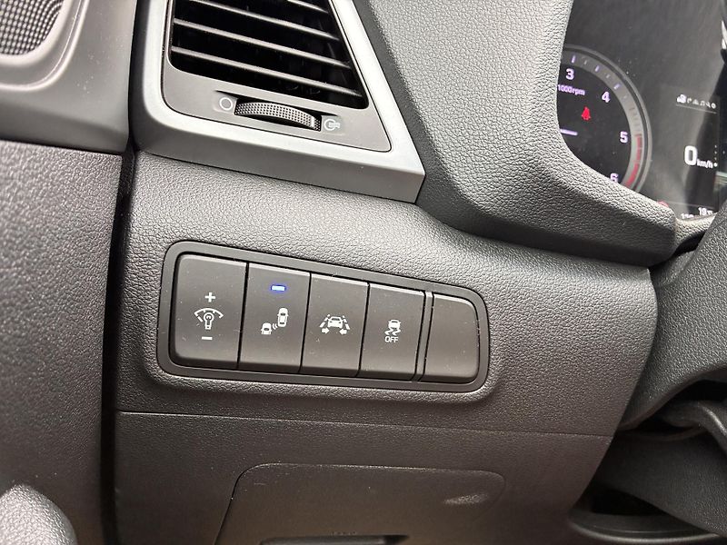 Hyundai Tucson 4x4, STYLE,TAŽNÉ,1.MAJITEL - fotka 23 z 28
