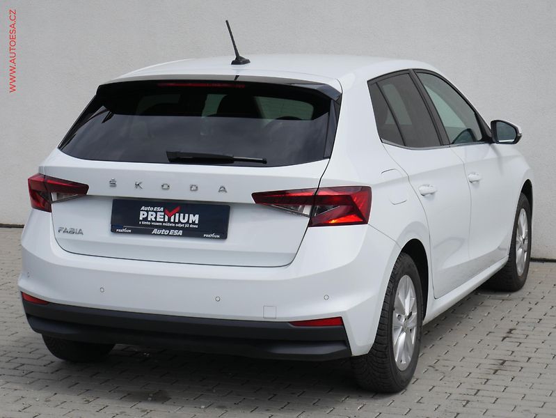 Škoda Fabia (2022) 1.0TSI, 1.maj,ČR, Style, LED - fotka 4 z 20