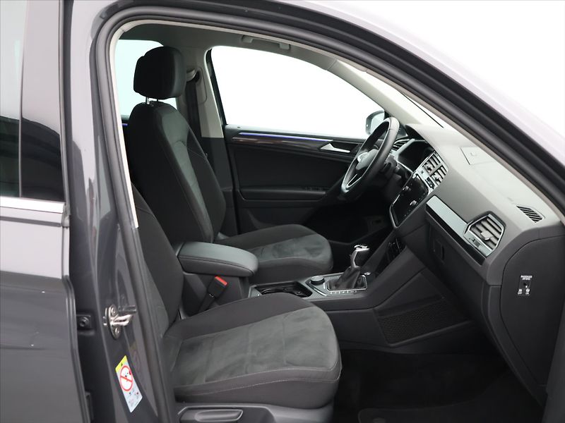 Volkswagen Tiguan 2,0 TSI 140kW 4MOT DSG DPH Ele - fotka 12 z 33