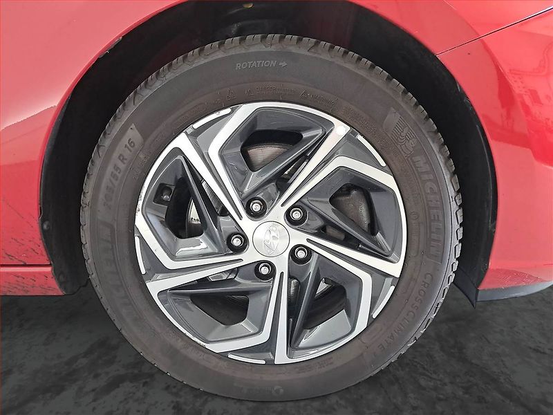 Hyundai i30 (2021) 1.0 T-GDI, ČR,1.maj - fotka 14 z 16