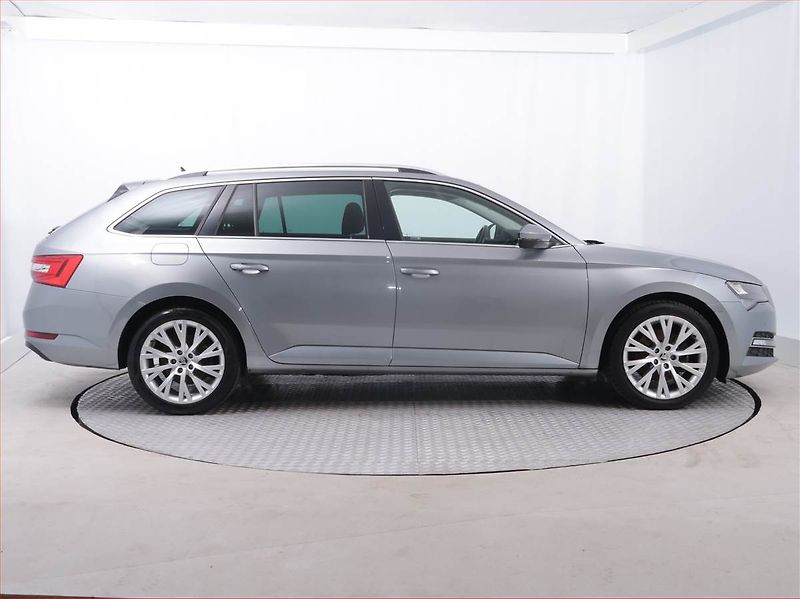 Škoda Superb (2020) Style 1.5 TSI - fotka 6 z 22