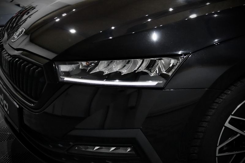 Škoda Octavia 4 Combi 1.5 TSI 110 kW - fotka 10 z 49